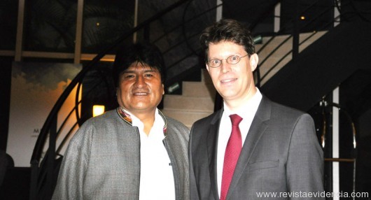 Meliá Jardim Europa recebe Evo Morales e sua comitiva durante a abertura da Copa 2014 Evo Morales, presidente da Bolívia com Johannes Bayer, gerente geral do Meliá Jardim Europa.