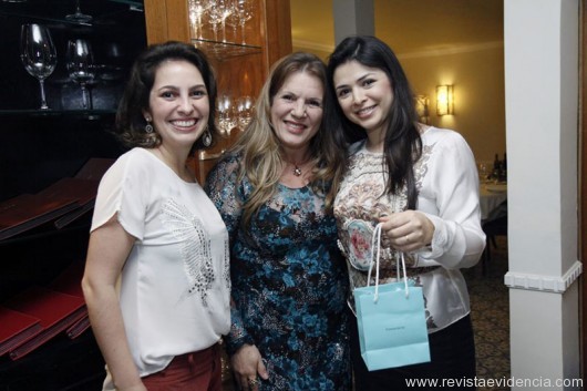 Mariana Trinchinato, Arlete Resende e Helen Granzote