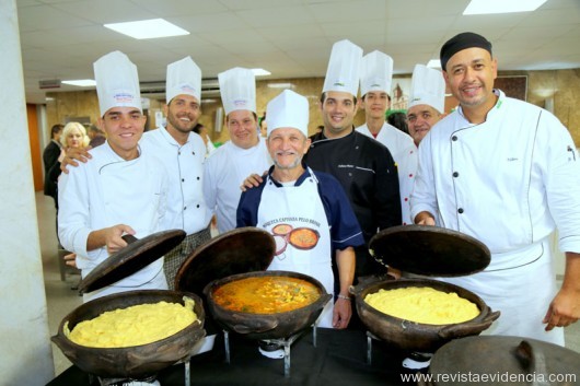 Responsáveis pela gastronomia da festas vários Chefs como, Itamar Gurgel do Espírito Santo, responsável pela Moqueca capixaba, itinerante e famosa em todo Brasil