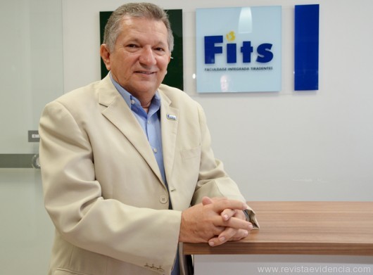 Professor Dario Arcanjo de Santana, diretor geral da Fits