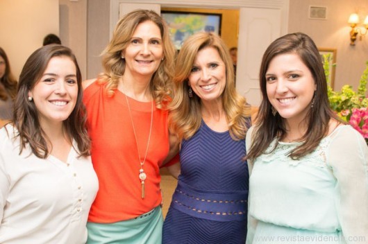 Juliana Henriques, Silvia Paula de Almeida, Debora Henriques e Gabrielle Henriques