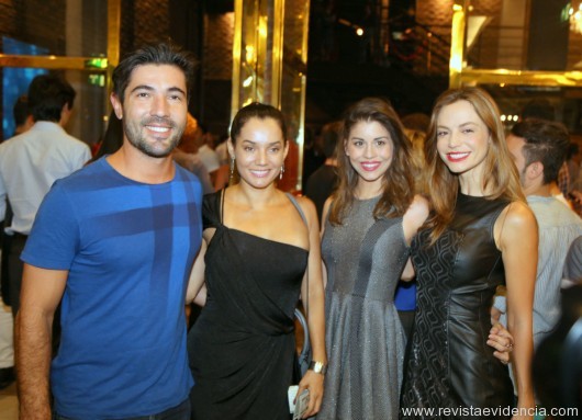 Os atores Sandro Pedroso com Monica Carvalho Tina Cara e Alessandra Venois