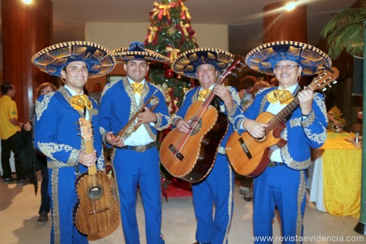 Show de Ruben Vera y su Mariachi (Felipe Dias, Eduardo Garcia e Giovani Felix) abrilhantando a festa recepcionando os convidados