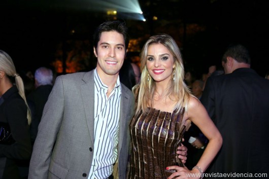 O piloto de Stock Car, o brasileiro Raphael Abbate e a modelo e apresentadora de TV, Denise Severo.