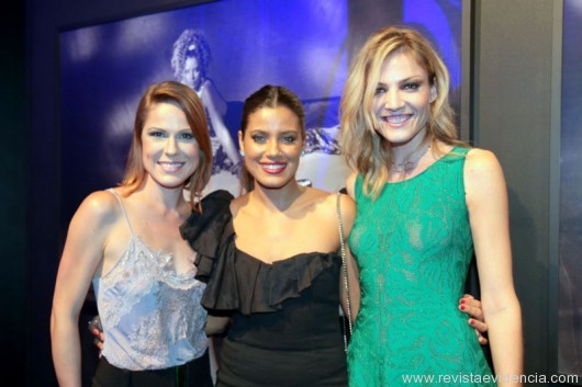 A atriz e Top Ildi Silva, também fez parte das belas Negras fotografadas para a noite com as lindas Mariana Hein e Barbara Berger.