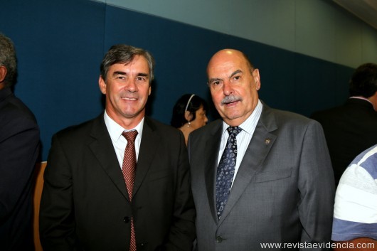 Do Uruguai, o diretor de turismo de Maldonato, Álvaro Sanguinetti com o Embaixador e consul geral do Uruguai no Brasil Joquin Piriz Jorge.