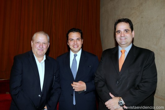 Na plateia, William Périco, da Wings Turismo com o diretor presidente do Hotel Maksoud Plaza, Henry Maksoud Neto e o VP de MKT da GOL, Eduardo Bernardes.