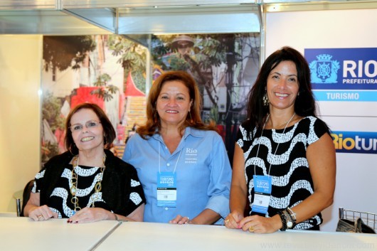 No stand da RIOTUR, Cléa Cortez e Cristina Acás da gerencia de promoções Nacionais e Márcia Pessoa do Rio Convention &Visitors Bureau.