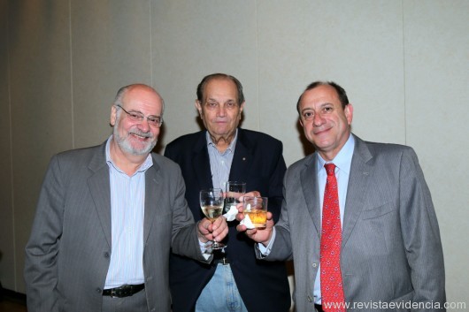 O presidente da Sindetur(SP), Marciano Ferreira com Jorge Carrano, Leia-se Geltur, e o presidente executivo do C&V Bureau de SP, Toni Sando.