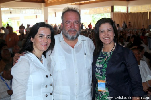 A Sub-Secretaria do ministério de Turismo Italiano Francesca Baracucci, o ministro de Turismo de Cuba Manuel Marrero e a ministra do Turismo da Venezuela Marleny Contreras.