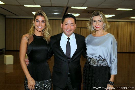 Na difícil tarefa de julgar, a blogueira fitness Gabriela Pugliesi, o dentista Frederico Hori e a Miss Brasil 1987  Jacqueline Meirelles.