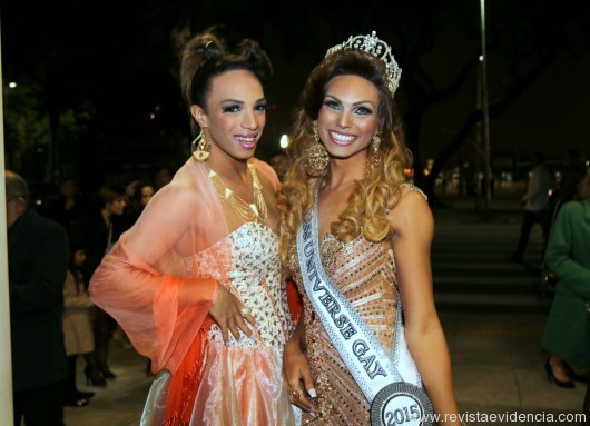Também convidadas Vips a Miss Universo Gay 2015, Naylla Dhyas e acompanhada de Jeniffer Dells.