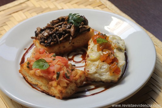 Trilogia de bruschetta (a clássica, a mediterrânea e a mix de cogumelos trufados)