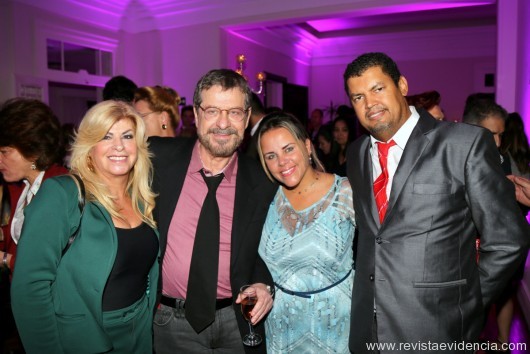 A promoter, Adela Villas Boas com o ator Flavio Galvão e o casal Billy Jackson e Viviane Alves