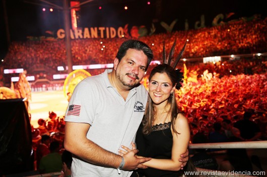 No camarote da Amazonastur o diretor executivo Nickolas Anjo com a noiva a medica Raquel Batista.