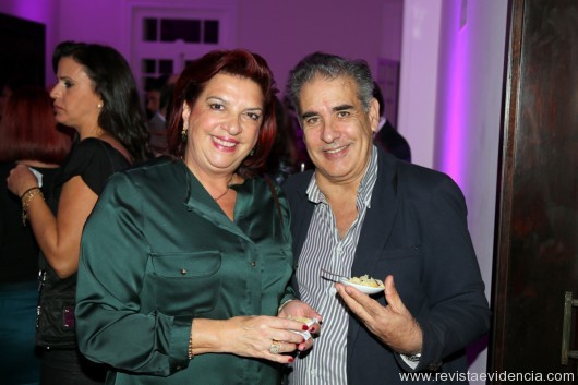 O jornalista Luis Villarino com a empresária Fátima Salton, (Vinhos Salton)