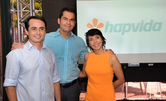 Giácomo Brayner, diretor da Bando de Criação; Cândido Junior, vice-presidente do Hapvida Saúde e Simone Varella, diretora de Marketing do Hapvida Saúde durante apresentação da nova marca da empresa.