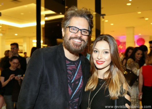 O ator e cantor Juan Alba com a atriz Day Mesquita.