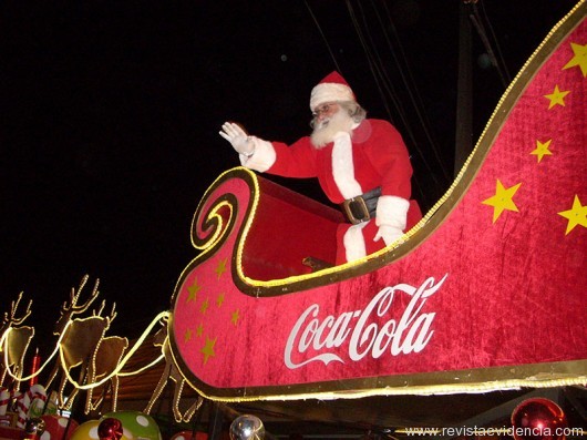 Caravana Coca-Cola leva magia natalina ao Pátio Maceió