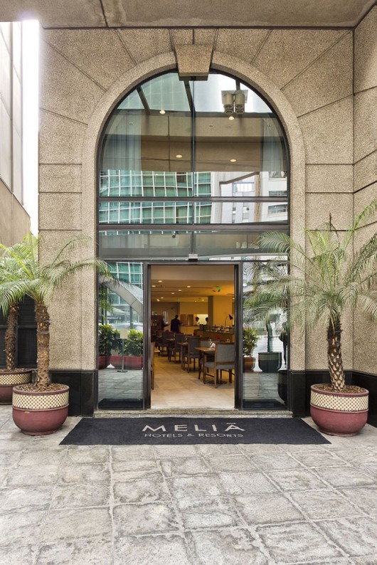 Melia Paulista Restaurant Access Fron The Street