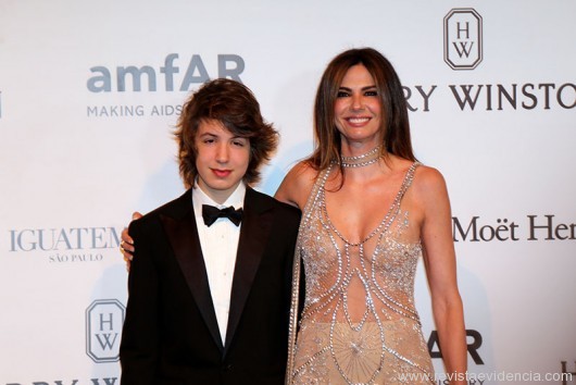 A apresentadora Luciana Gimenez com o filho Lucas Jagger.