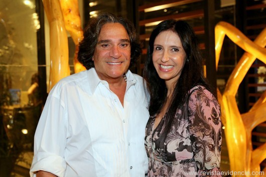 O casal o cantor Reinaldo Kherlakian e a esposa Adele Zarzur.