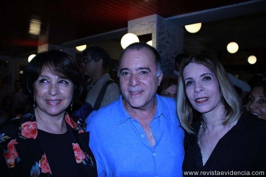  Lidiane (esposa de Tony Ramos), Tony Ramos e Liége Monteiro de Carvalho.