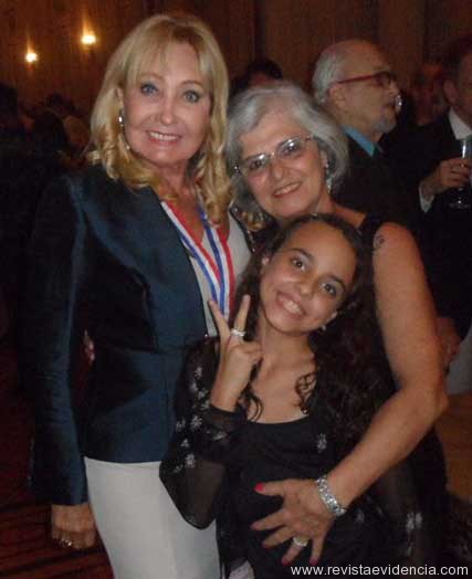 Lucy Regenold, Nancy e Mariana Cobo