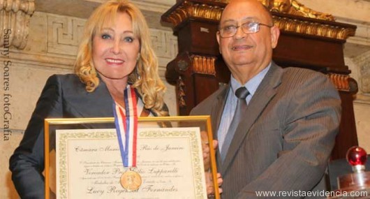 Lucy Regenold e o Vereador e Professor Célio Lupparelli (Foto: Sanny Soares)