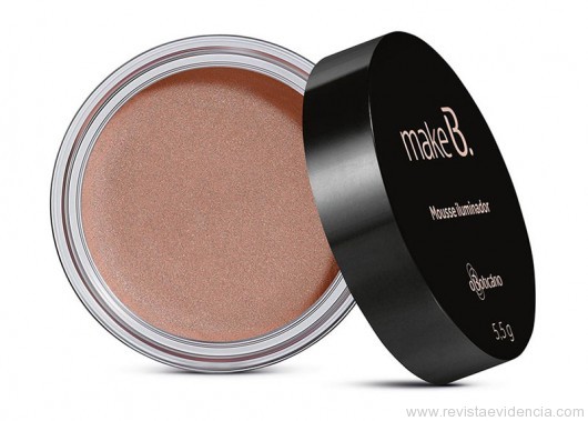 (Make B. Urban Ballet Mousse Iluminador Facial Romantic Light)