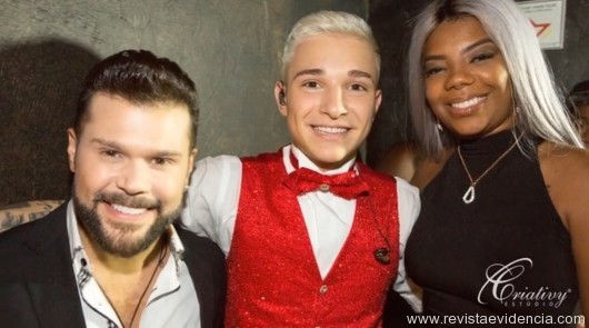 Mc Gui, ladeado por Marcos da dupla Marcos e Belutti e Ludmilla