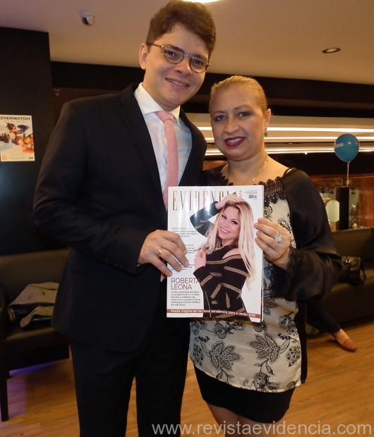 O dr. Miguel Ribeiro Pereira, também prestigiando a revista Evidência Cosmopolita com esta colunista Wilma Vicky França