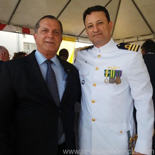 Eduardo Auto Guimarães, presidente da Soamar/AL e o capitão-de-fragata Mário Márcio Teixeira, comandante da Capitania dos Portos de Alagoas