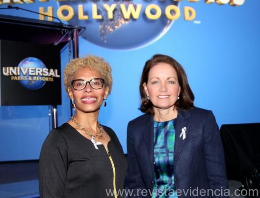 Da Universal Hollywod, a VP de vendas e Mkt, Xiomara Wiley e Alice Norswthy