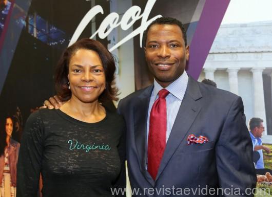 Responsáveis pelo próximo IPW 2017, Danielle Davis, diretora de comunicação e o CEO e presidente do Washington Destination DC, Elliott Ferguson.