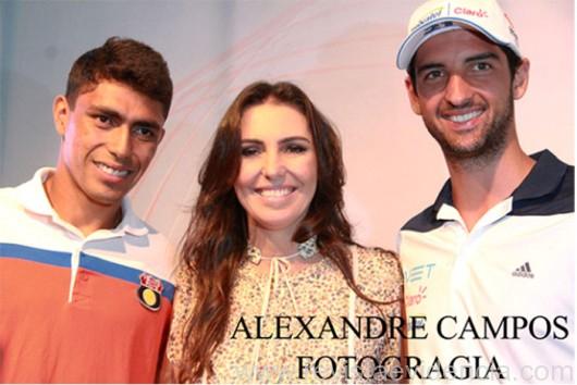 A Jornalista e apresentadora Glenda Kozlowski, mestre do cerimonial, entre Thiago Monteiro e Thomaz Bellucci