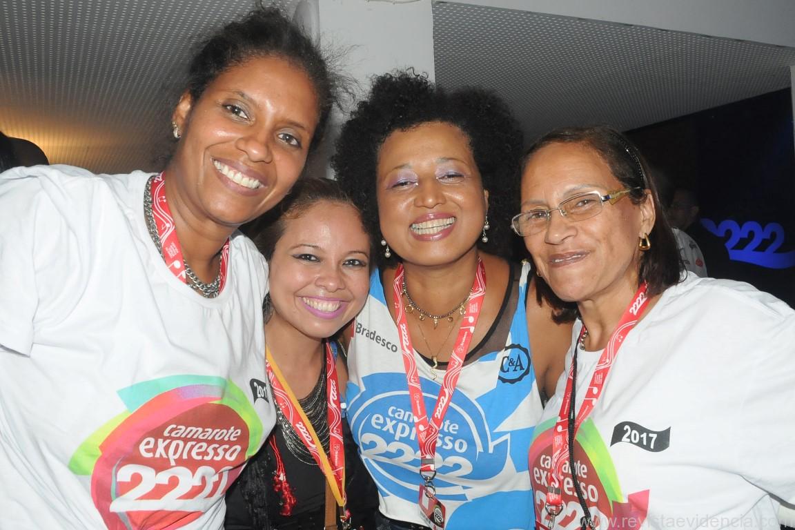 Amiga, a jornalista baiana e digital influencer Yin yee , a atriz global Tânia Toko e Vera Lacerda no click esperto do consagrado fotógrafo Sun Sun, um dos pioneiros na fotografia social baiana. (CRÉDITO: STUDIO SUN SUN/ SALVADOR-BA)
