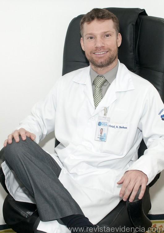 Médico nefrologista Érick Acerb Barbosa (Foto: Hugo Taques)