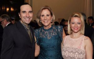 Hélcio Hime; primeira-dama, Sylvia Jane Crivela e Camila