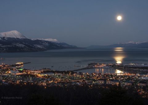 A família Schurmann retorna a a cidades mais austral do planeta para uma nova expedição, em uma super produção com a National Geografic. Já começaram as filmagens na Caverna Congelada (Glaciar Vinciguerra) e demais roteiros em Ushuaia. Em seguida continuam as gravações em Cabo Horn e Puerto Wiliams, voltando novamente a Ushuaia, permanecendo até o próximo dia 27.