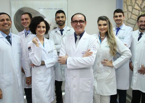 Equipe de veterinários: em 1º plano, Carlos Dantas, Lara Tavares, Almir Tavares, Shimênia de Albuquerque; em 2º plano, Renato Vela, Erivaldo Batista Jr. Anderson Santos e Filipe de Albuquerque