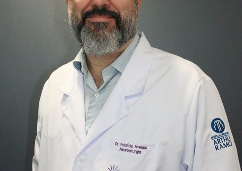 Neurocirurgião Fabrício Avelino (foto: Divulgação)