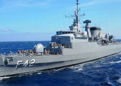 Fragata Constituição (F42)