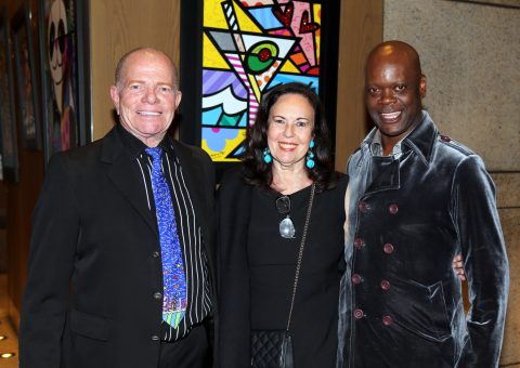 No hotel Grand Hyatt em São Paulo na vernissage internacional do artista plástico Romero Britto o seu irmão e curador Robson Britto e a promoter e pianista Silvia Neuben com o ator, cantor e dançarino, Sebastian Fonseca.