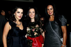 Presença da cantora, Paulah Gauss e a sua irmã, Luiza Gauss e a promoter Jane Nascimento