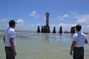 Capitania dos Portos de Alagoas (CPAL) realiza manutenção preventiva do Farol Ponta Verde