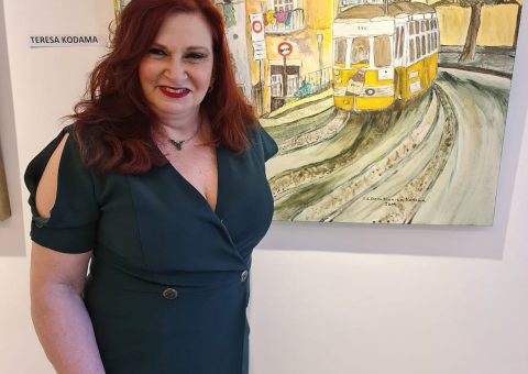 Teresa Kodama visita a exposição "Arte no Século XXI da Inn Gallery