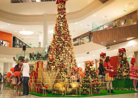 Funcionamento até 01h, promoção e surpresas natalinas marcam Natal do Parque Shopping