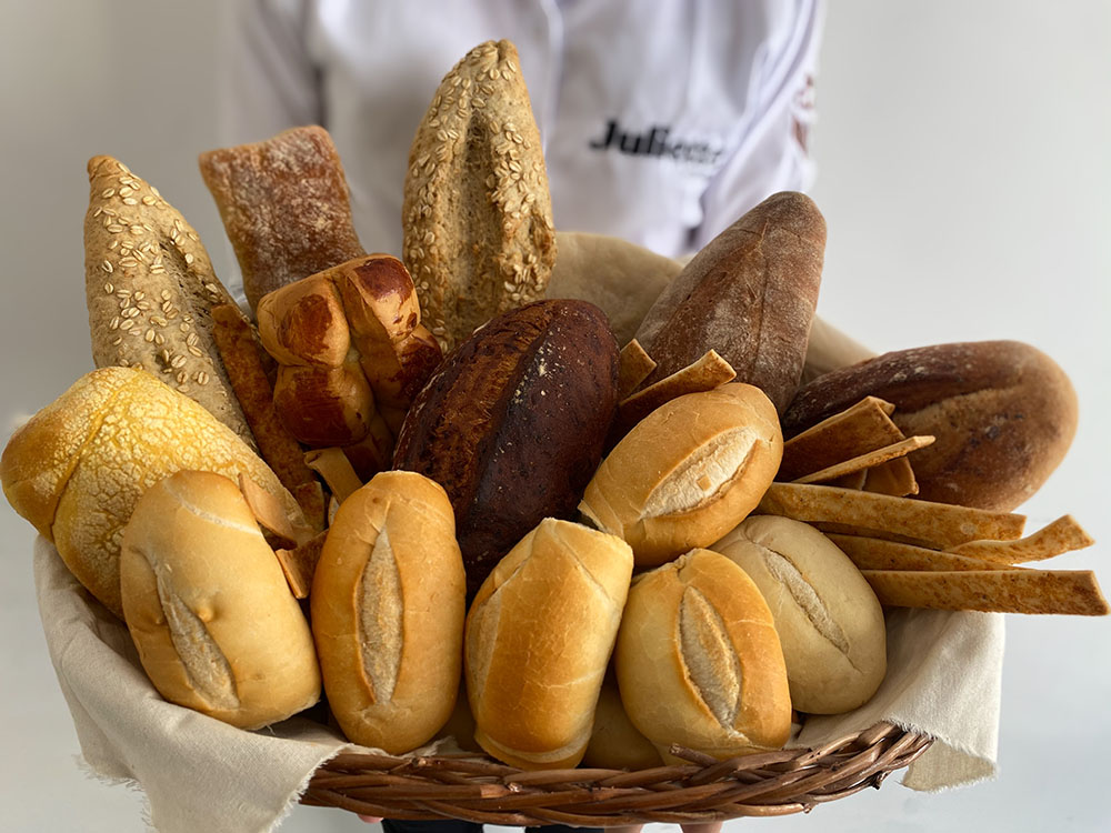 Ponta Verde ganha padaria moderna com atendimento de antigamente