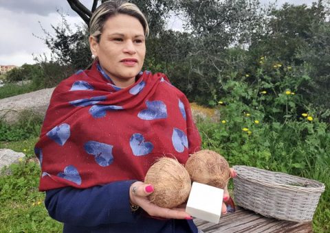 Banhos que acalmam: Taróloga e cartomante Maria do Sol ensina receitas de banhos da tranquilidade para tempos de ansiedade e medo